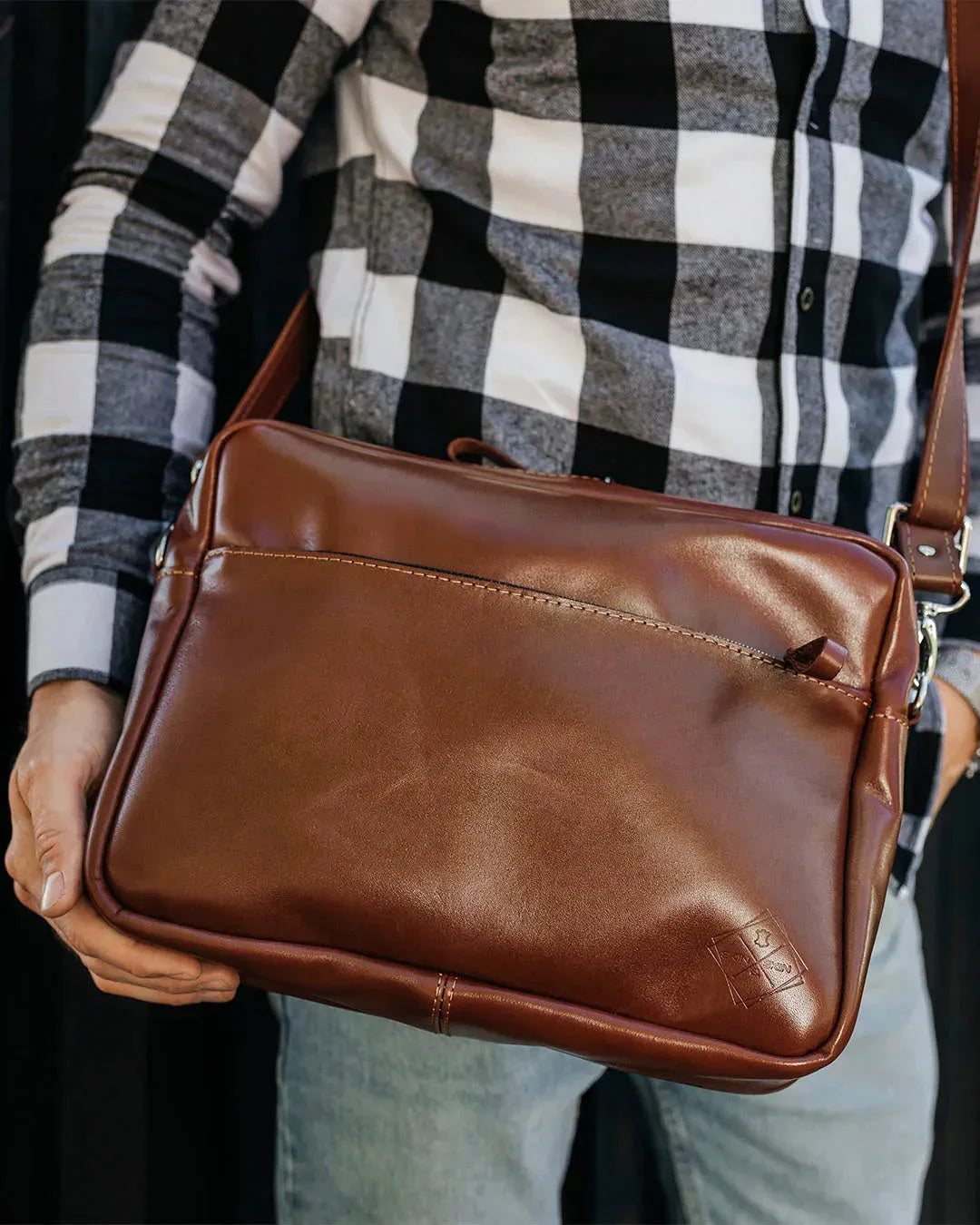 Everyday Leather Messenger with Zip | Squad