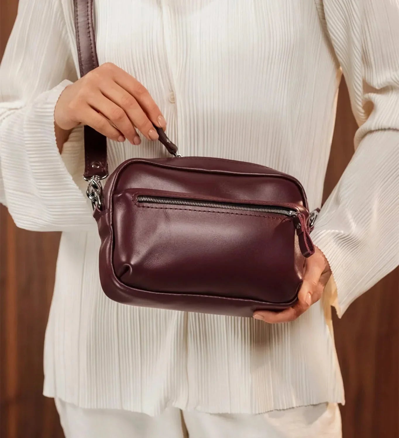 Leather Crossbody Bag for Everyday | WalkBag
