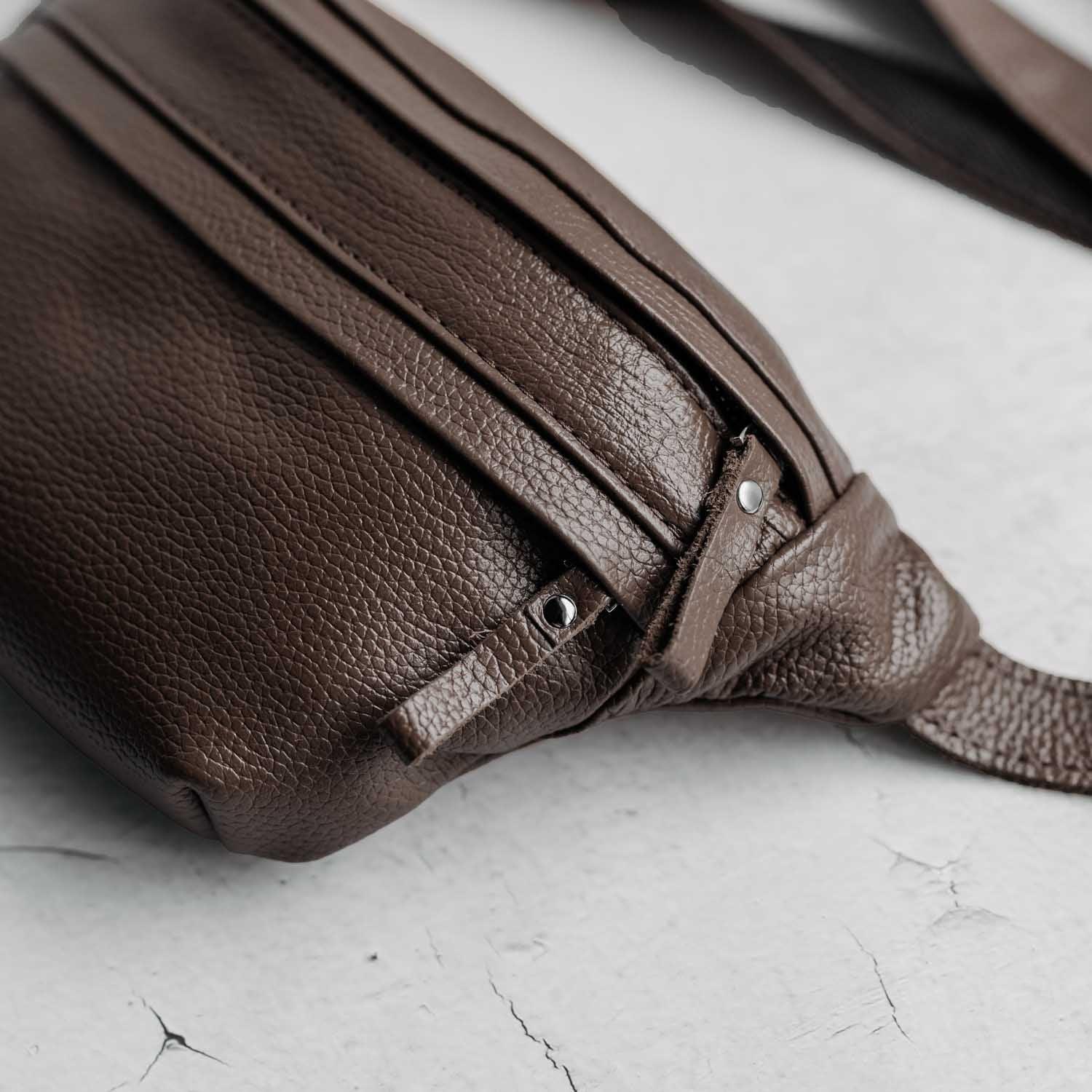 Grainy Leather Waist Bag with Zipper | B-Bag