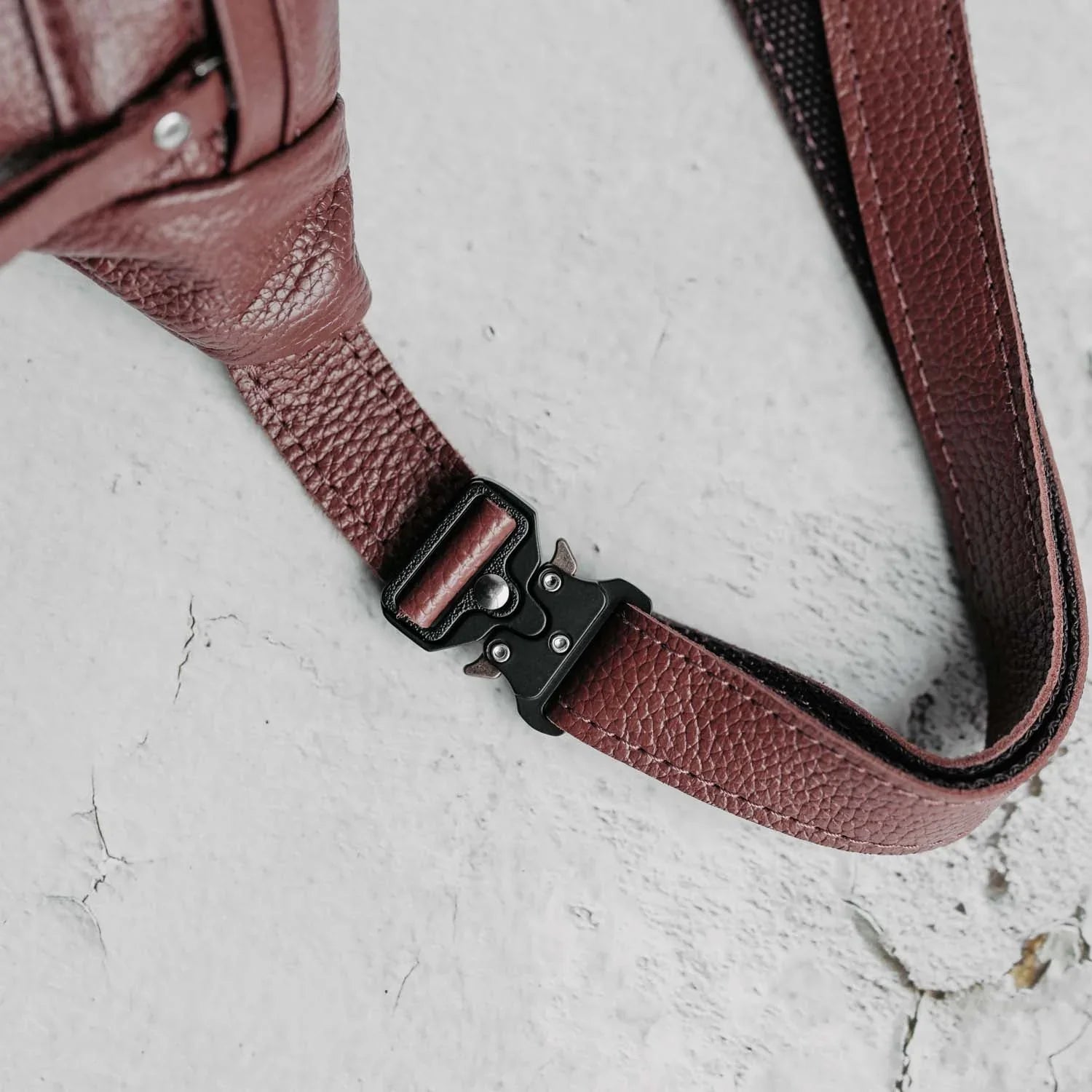 Grainy Leather Waist Bag with Zipper | B-Bag