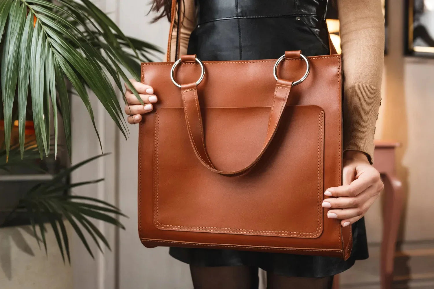 Smooth Leather Tote Bag with Handle | Confident
