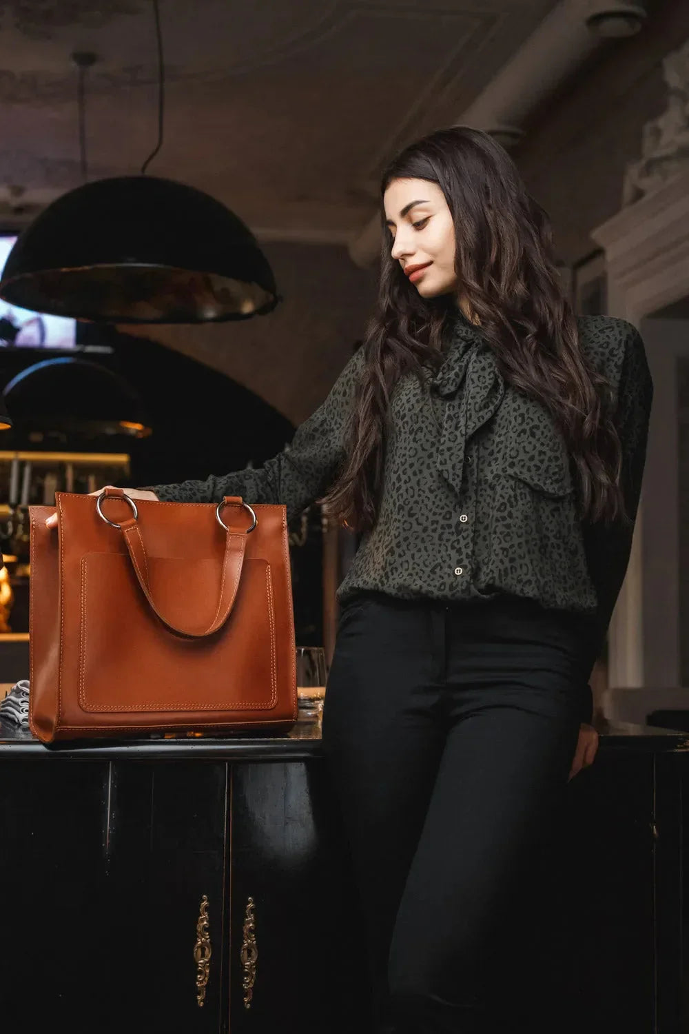 Smooth Leather Tote Bag with Handle | Confident