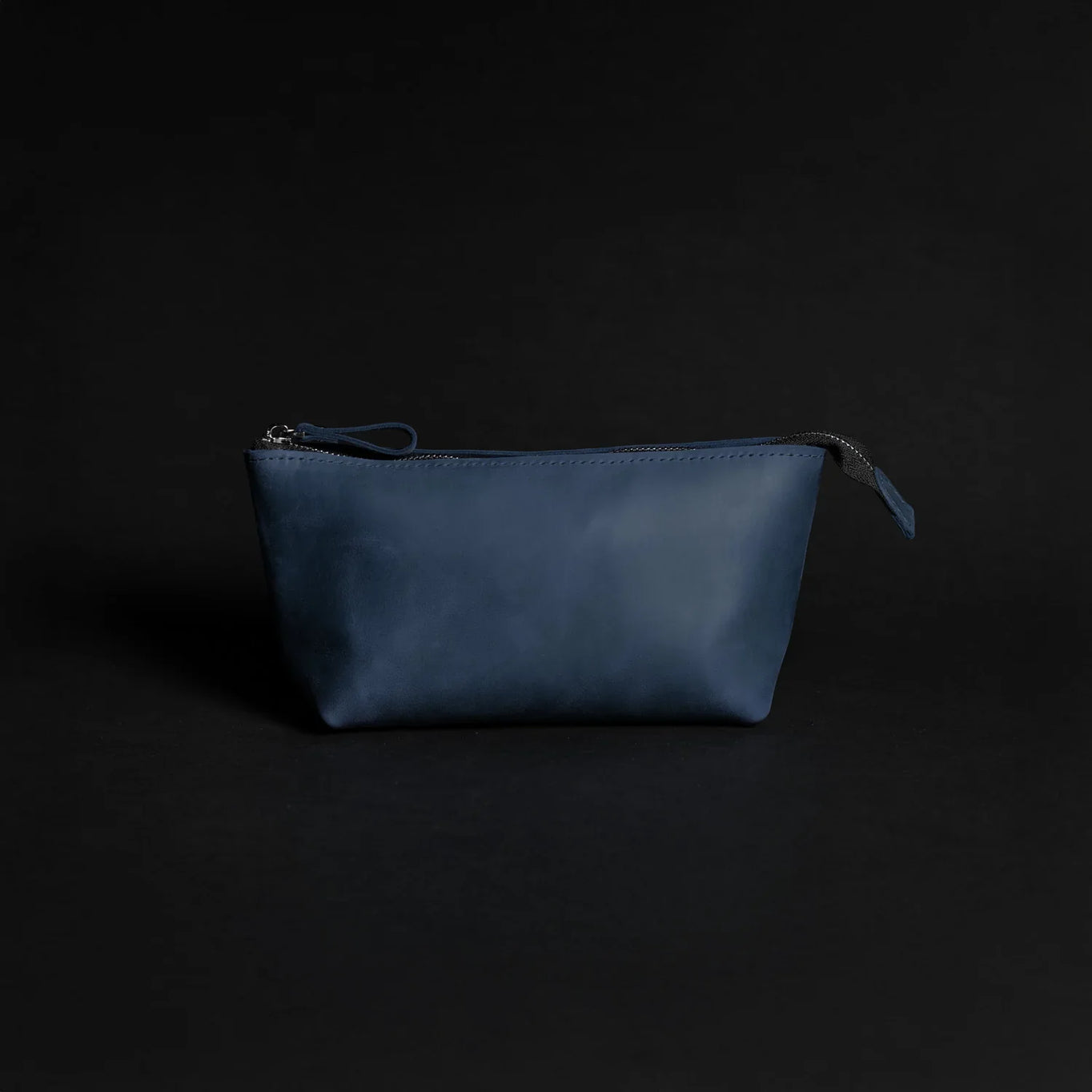 Leather Cosmetic Travel Bag – Matte Waxed Finish | Allure