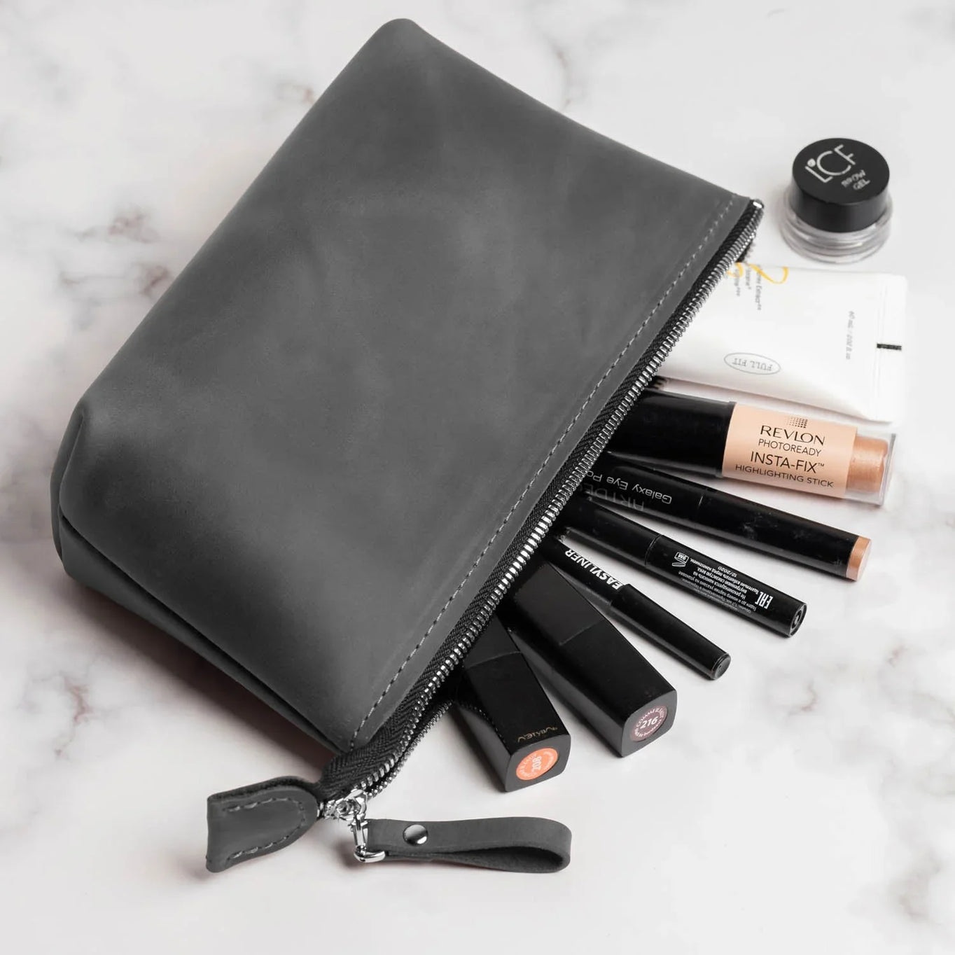 Leather Cosmetic Travel Bag – Matte Waxed Finish | Allure