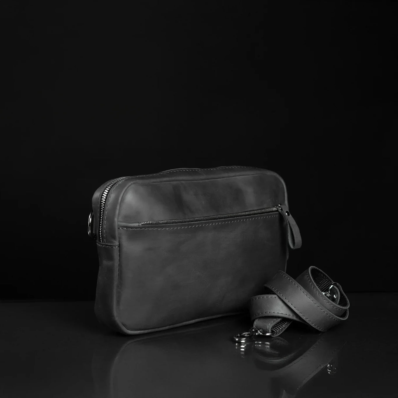 Zippered Leather Crossbody Bag for Men and Women | Orson