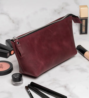 Leather Cosmetic Travel Bag – Matte Waxed Finish | Allure