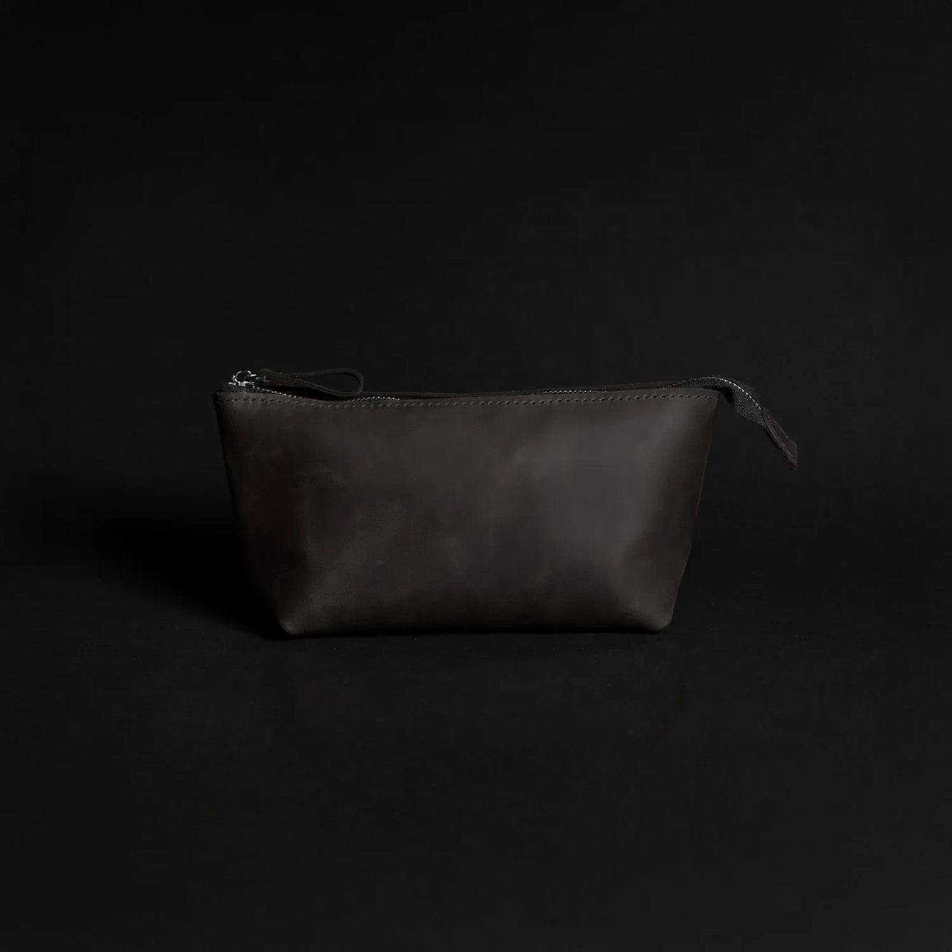 Leather Cosmetic Travel Bag – Matte Waxed Finish | Allure