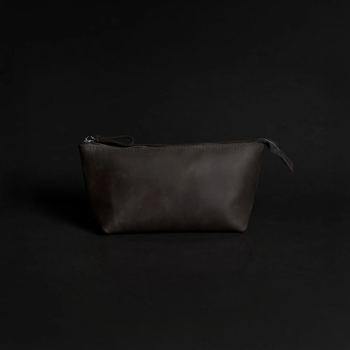 Leather Cosmetic Travel Bag – Matte Waxed Finish | Allure