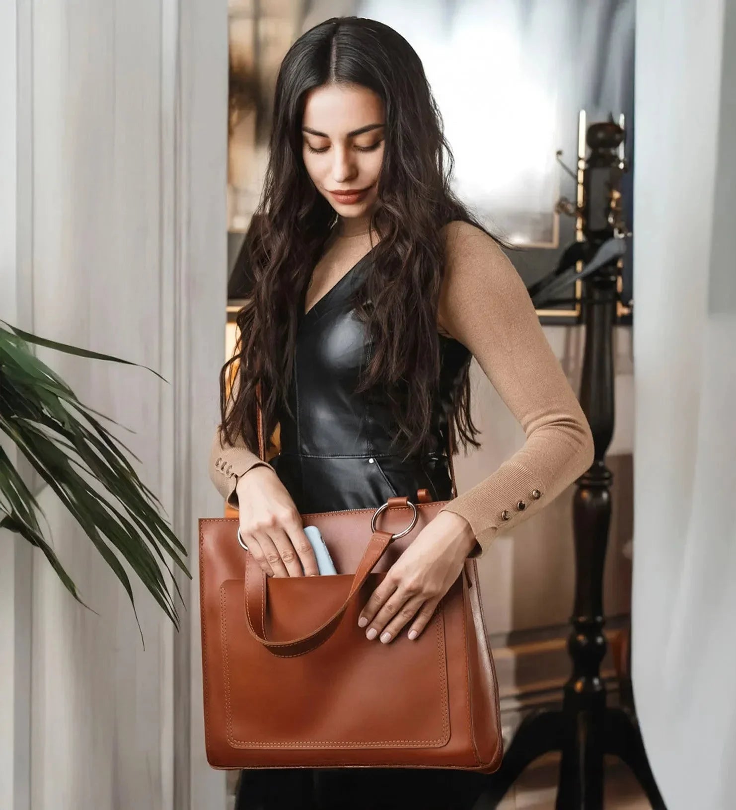Smooth Leather Tote Bag with Handle | Confident
