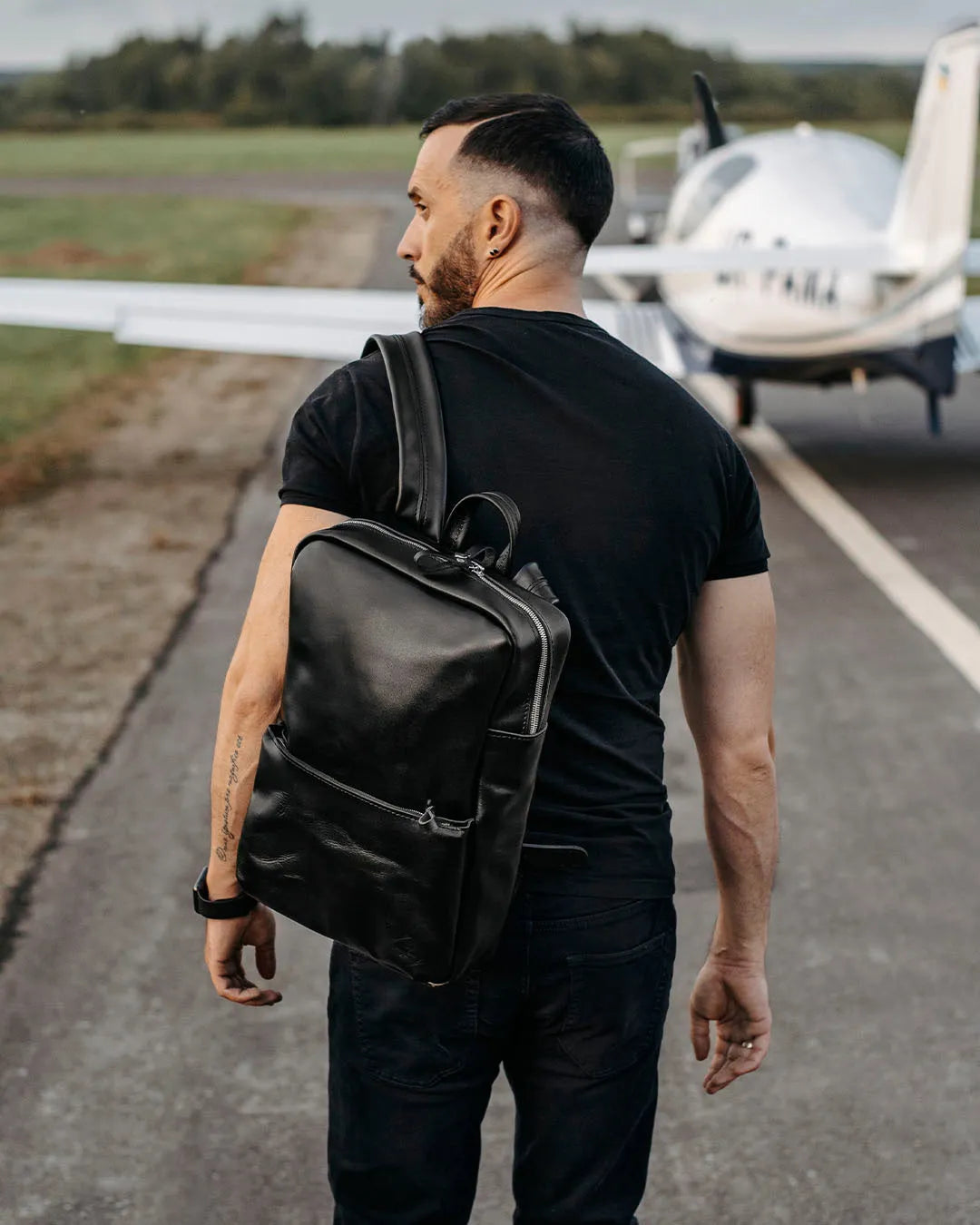 Smooth Leather Backpack for Everyday – fits Laptop 15.6/17'' | Nomad
