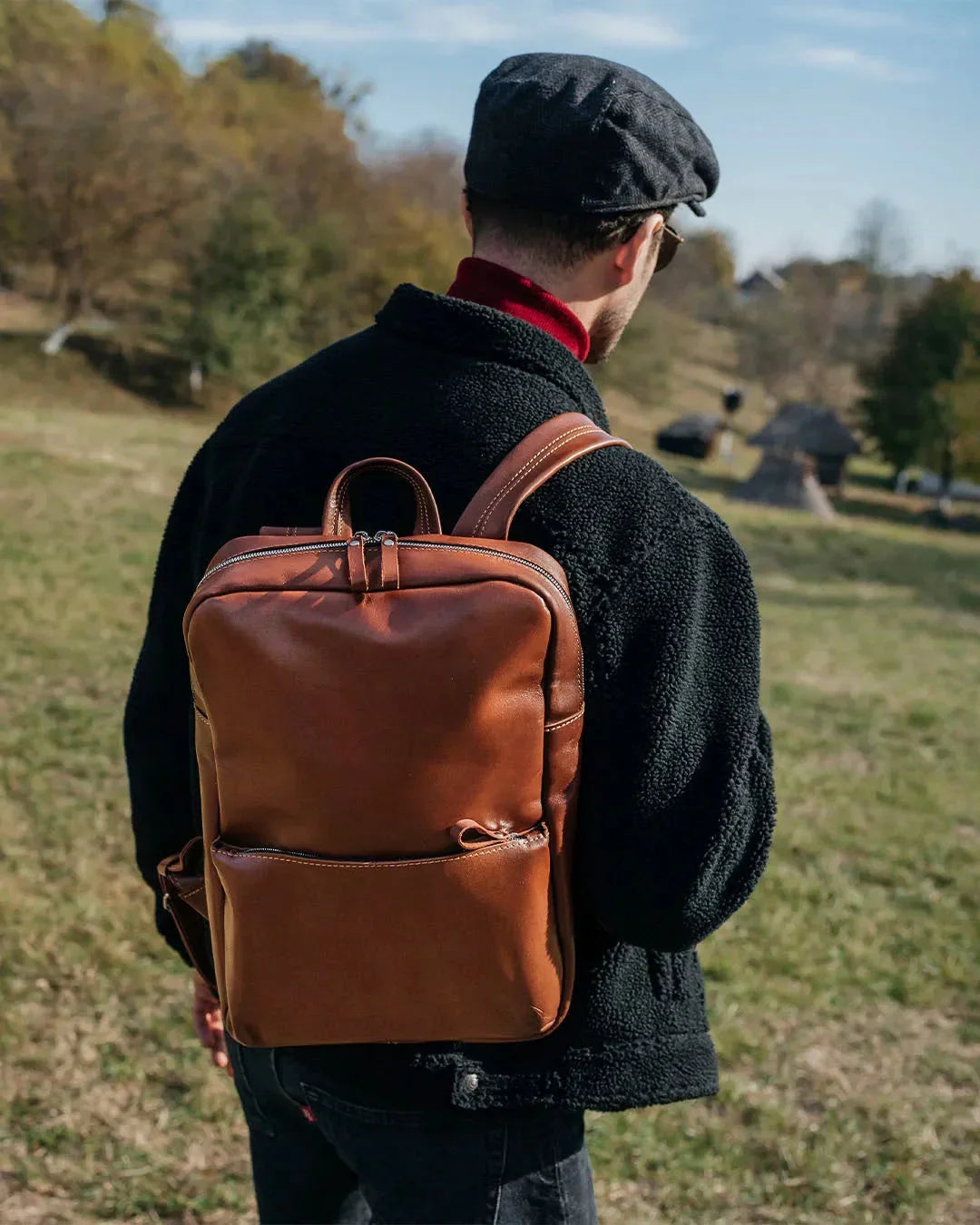 Smooth Leather Backpack for Everyday – fits Laptop 15.6/17'' | Nomad