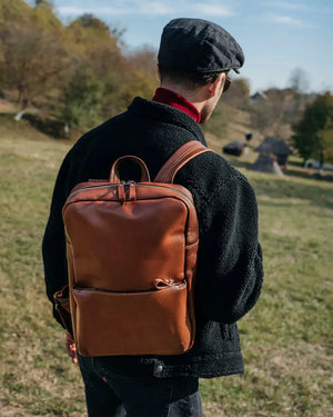 Smooth Leather Backpack for Everyday – fits Laptop 15.6/17'' | Nomad