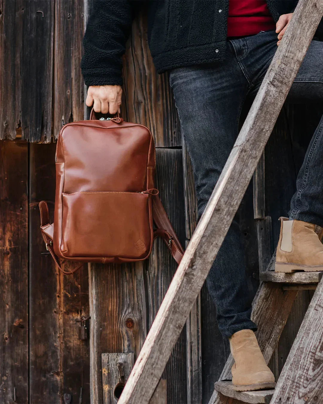 Smooth Leather Backpack for Everyday – fits Laptop 15.6/17'' | Nomad