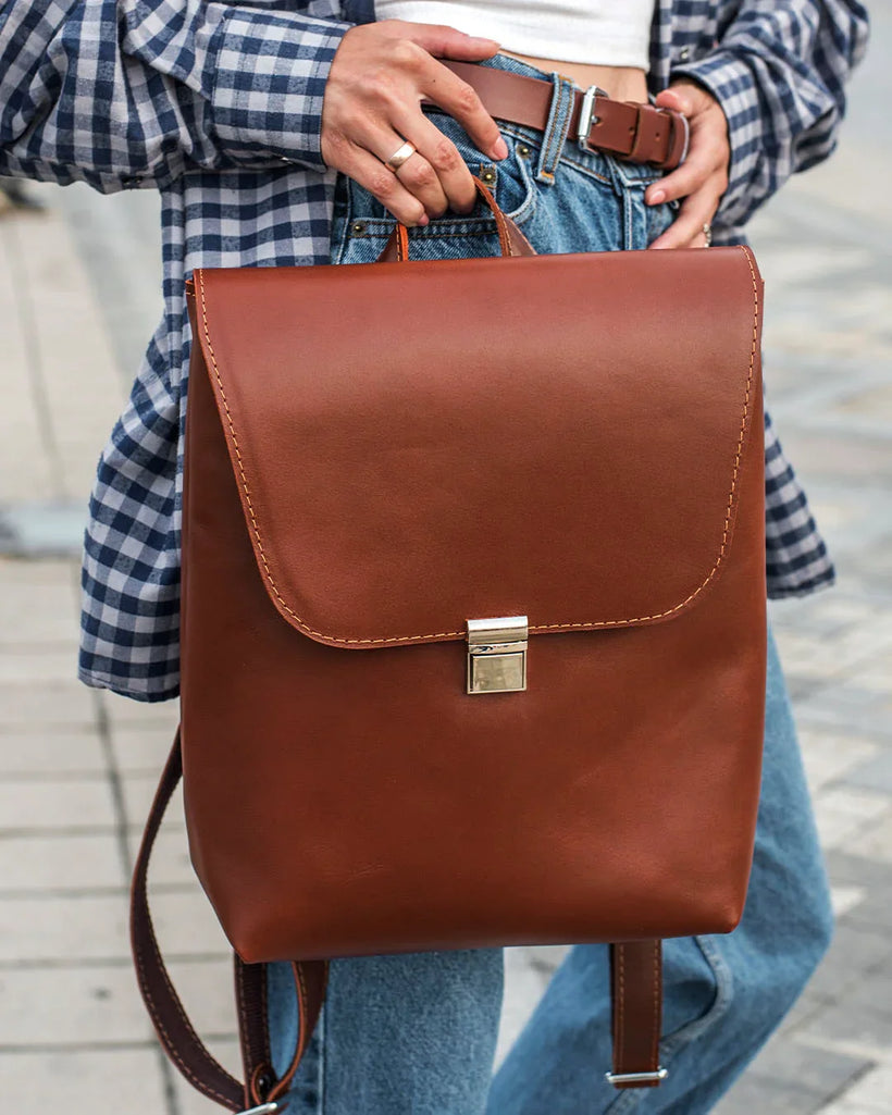 Women's Leather Backpack with Flap Closure – Everyday Style & Comfort | Ember