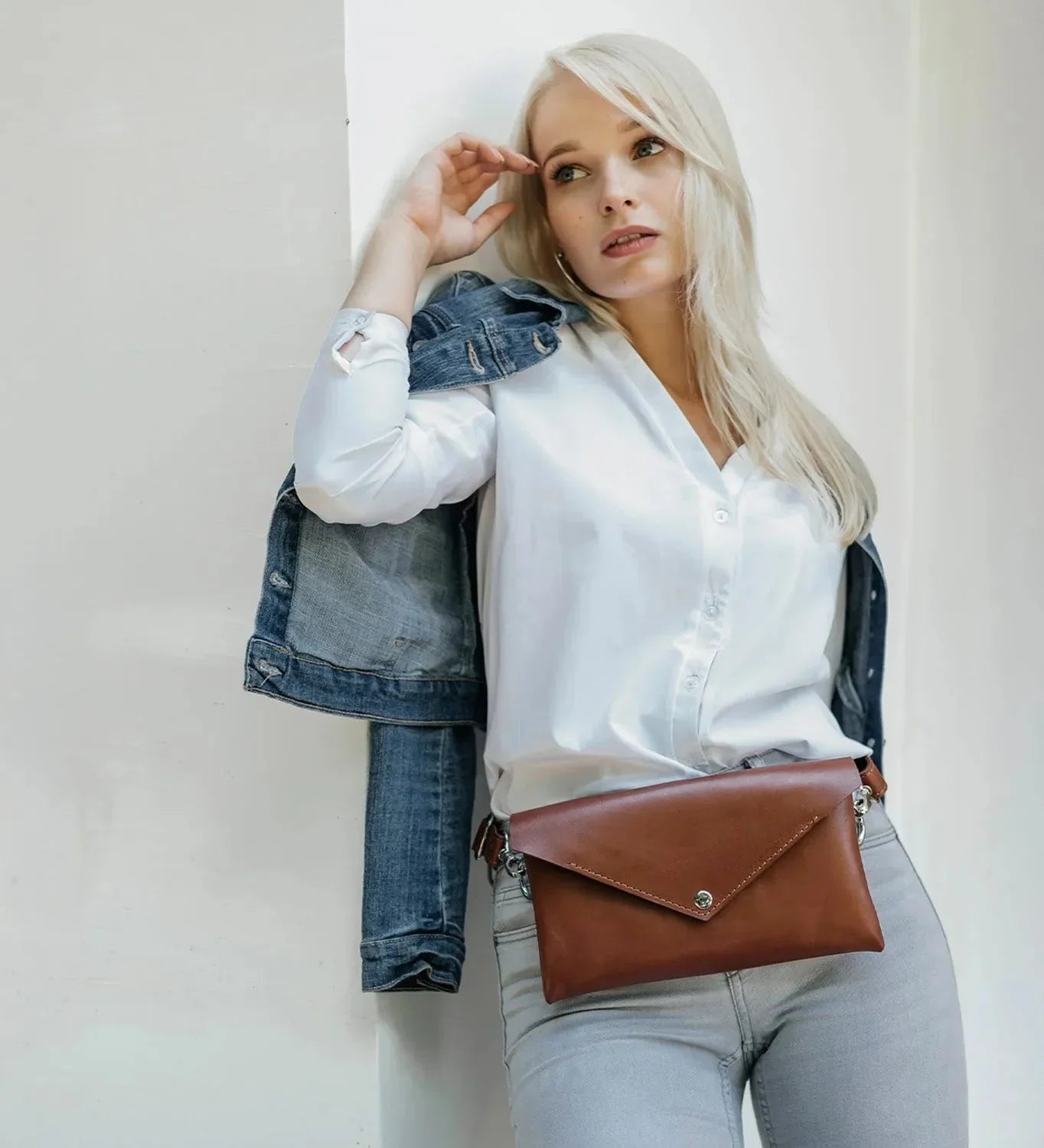 Convertible Leather Waist Bag – Women's Crossbody & Belt Pouch