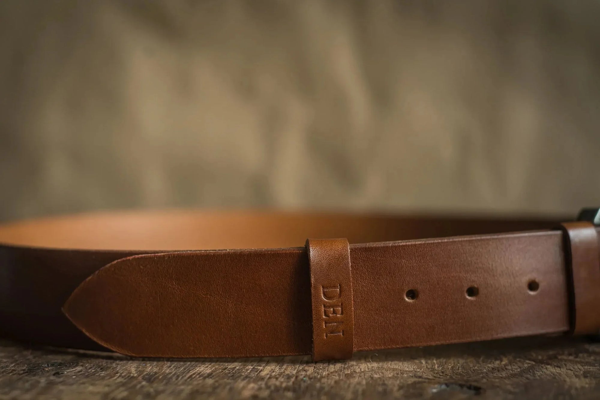 Men’s 1.5" Veg-Tanned Leather Belt with Antique Silver Buckle