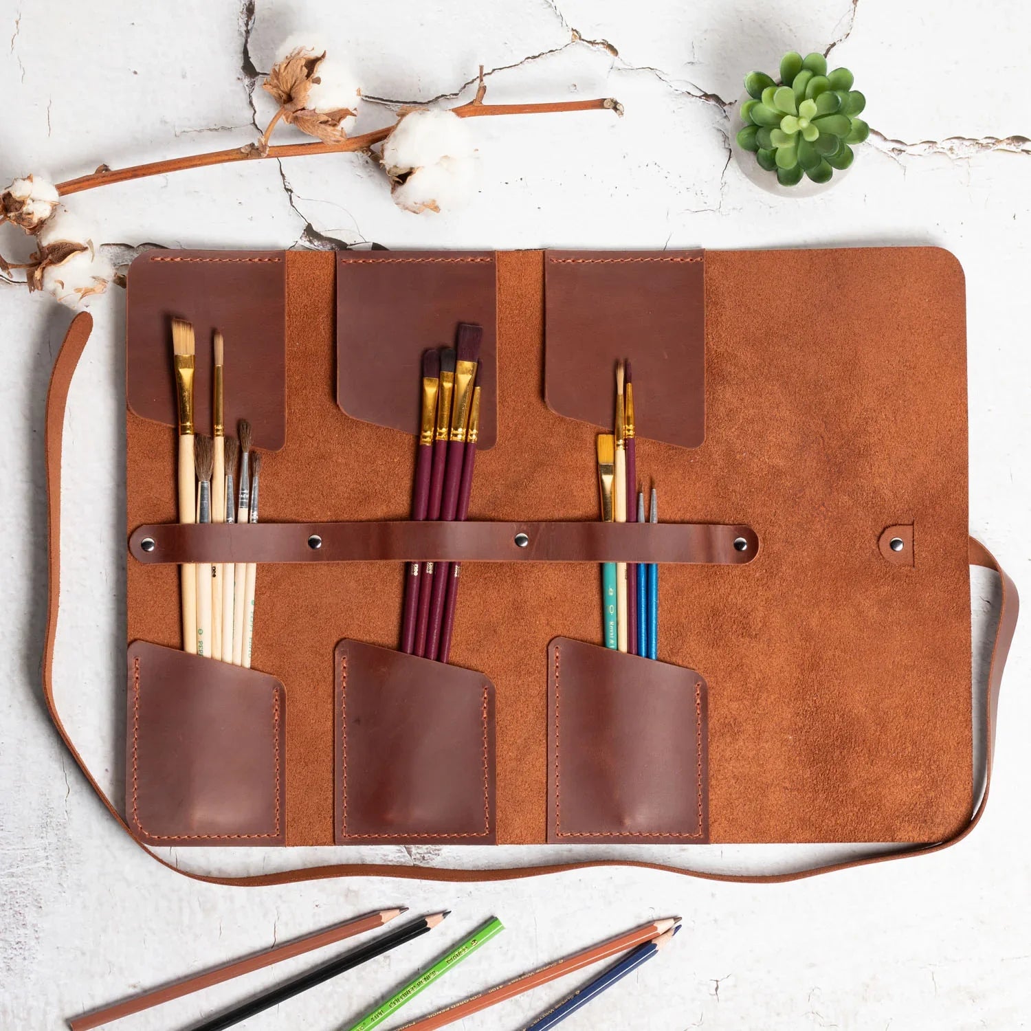 Leather Brush Roll Organizer – Waxed Matte Leather for Brushes & Tools