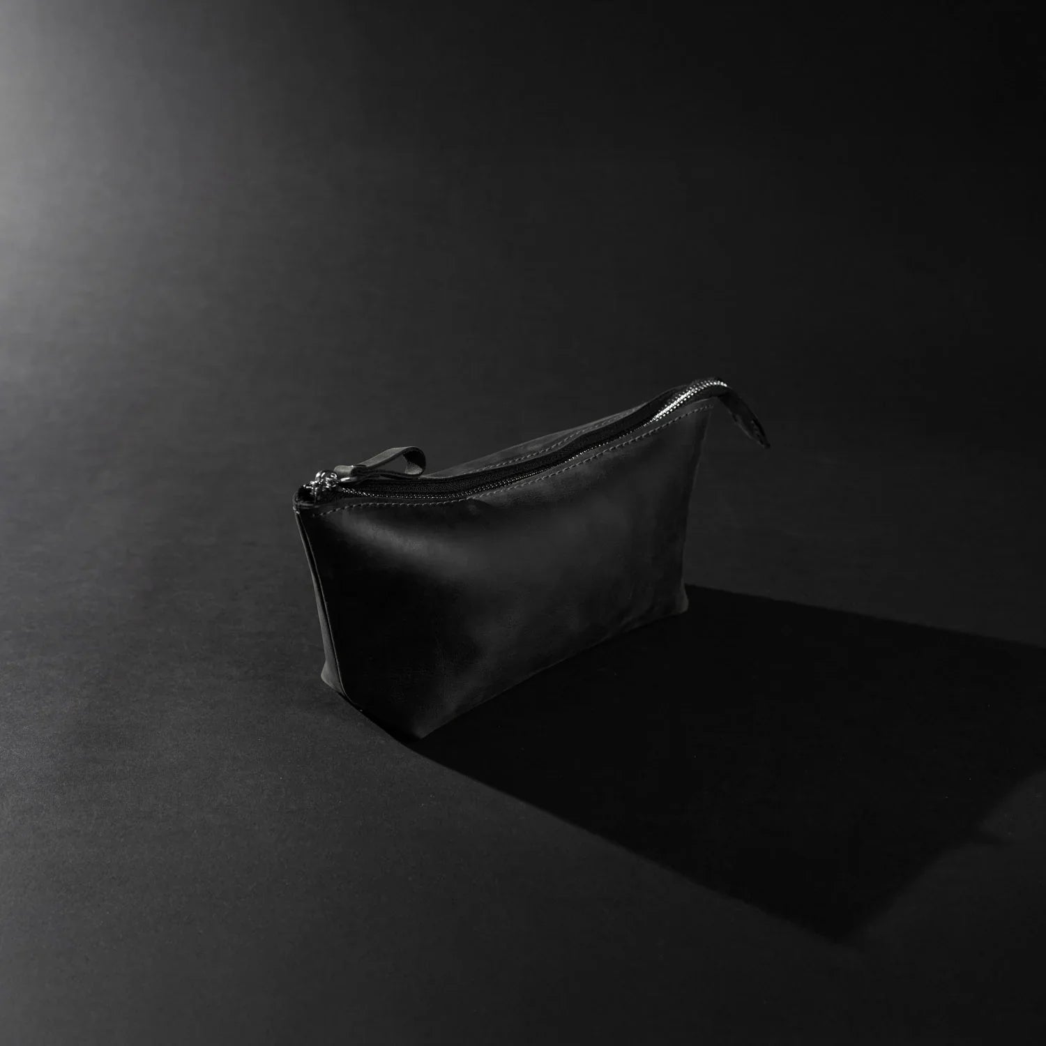 Leather Cosmetic Travel Bag – Matte Waxed Finish | Allure