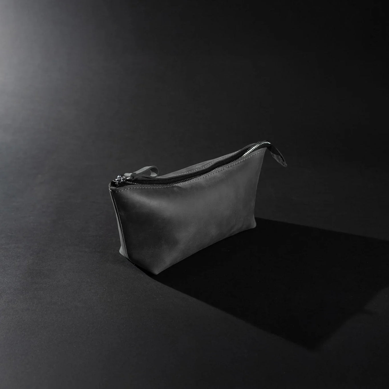 Leather Cosmetic Travel Bag – Matte Waxed Finish | Allure