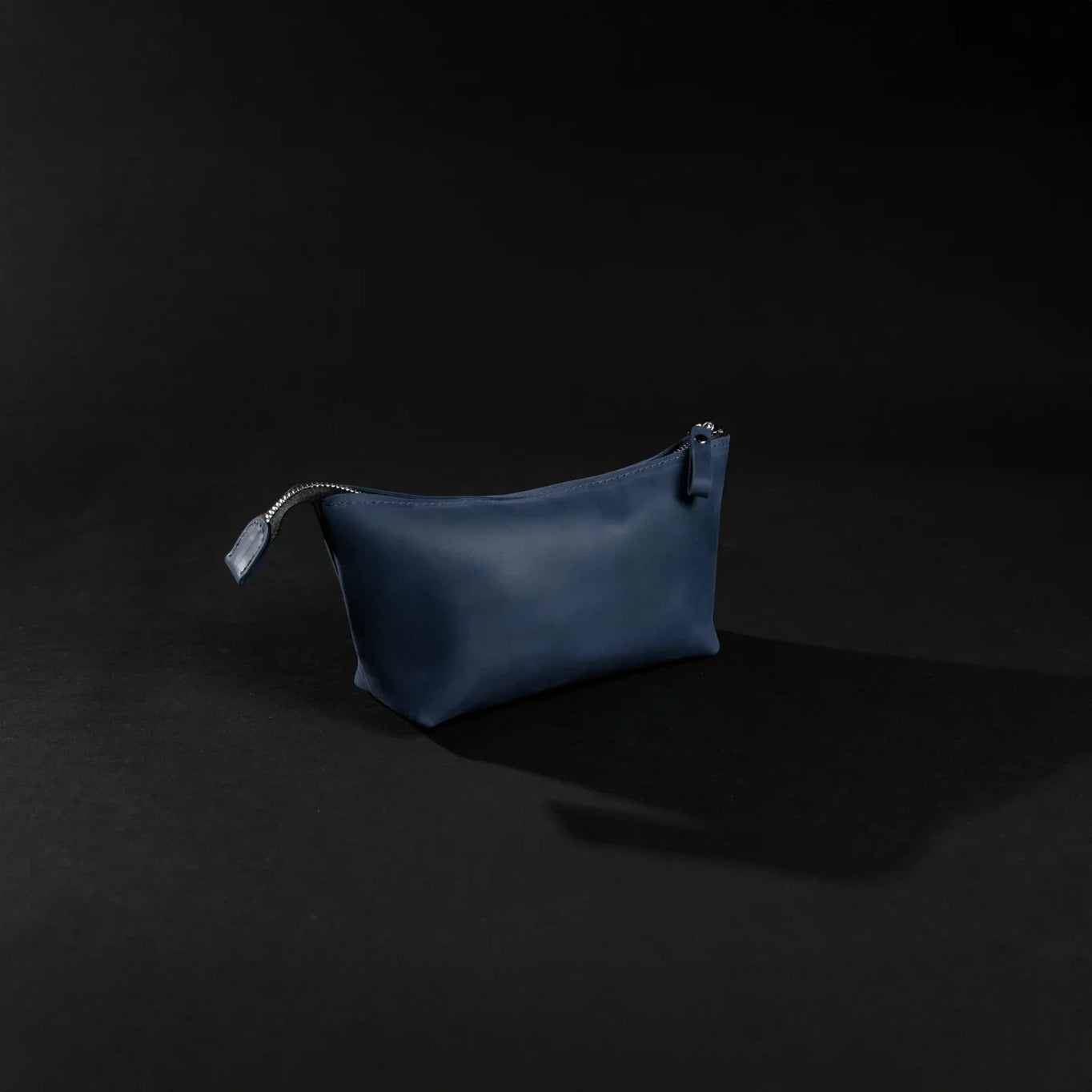 Leather Cosmetic Travel Bag – Matte Waxed Finish | Allure