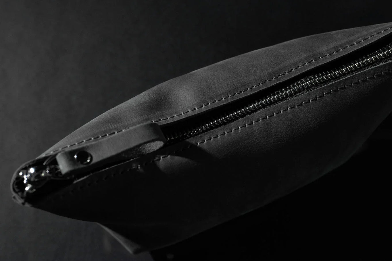 Leather Cosmetic Travel Bag – Matte Waxed Finish | Allure