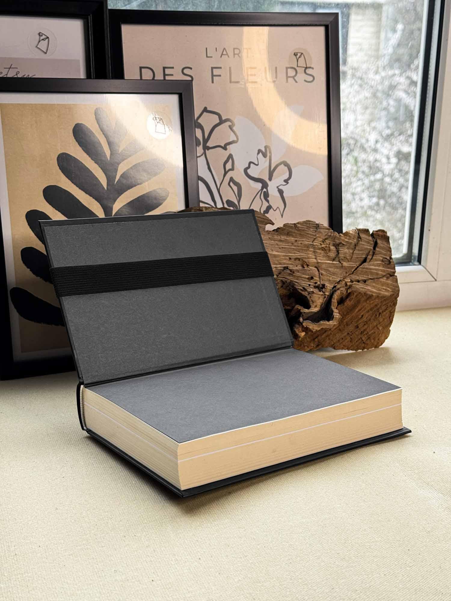 Bookmark with Elastic Strap & Pencil Holder | BookMate