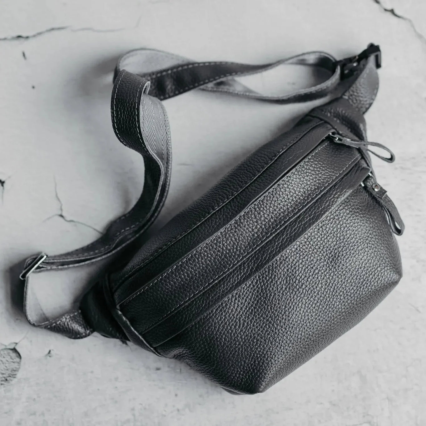 Grainy Leather Waist Bag with Zipper | B-Bag