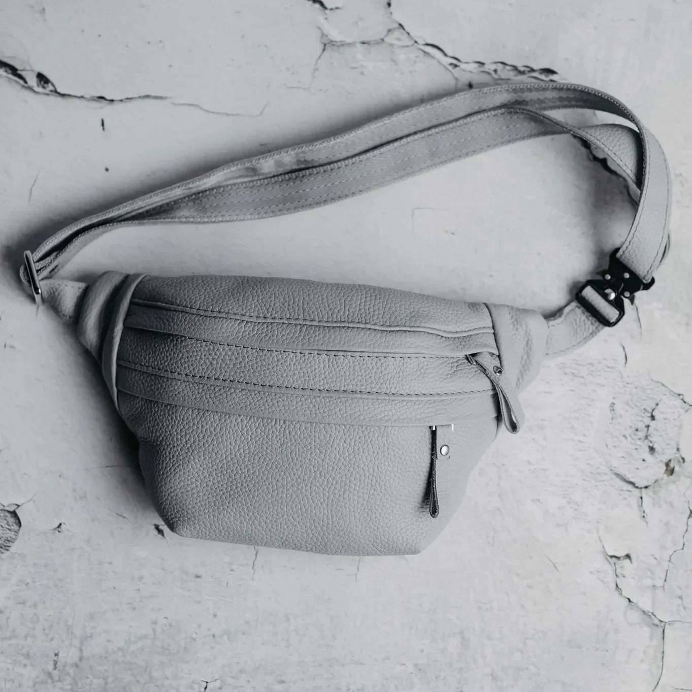 Grainy Leather Waist Bag with Zipper | B-Bag