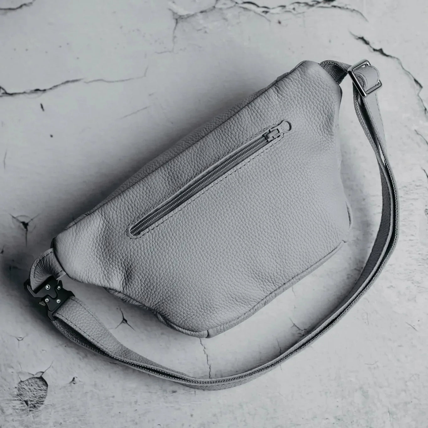 Grainy Leather Waist Bag with Zipper | B-Bag