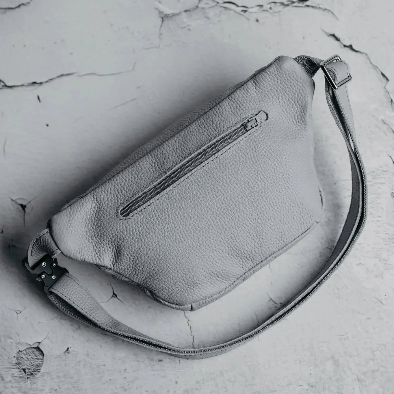 Grainy Leather Waist Bag with Zipper | B-Bag