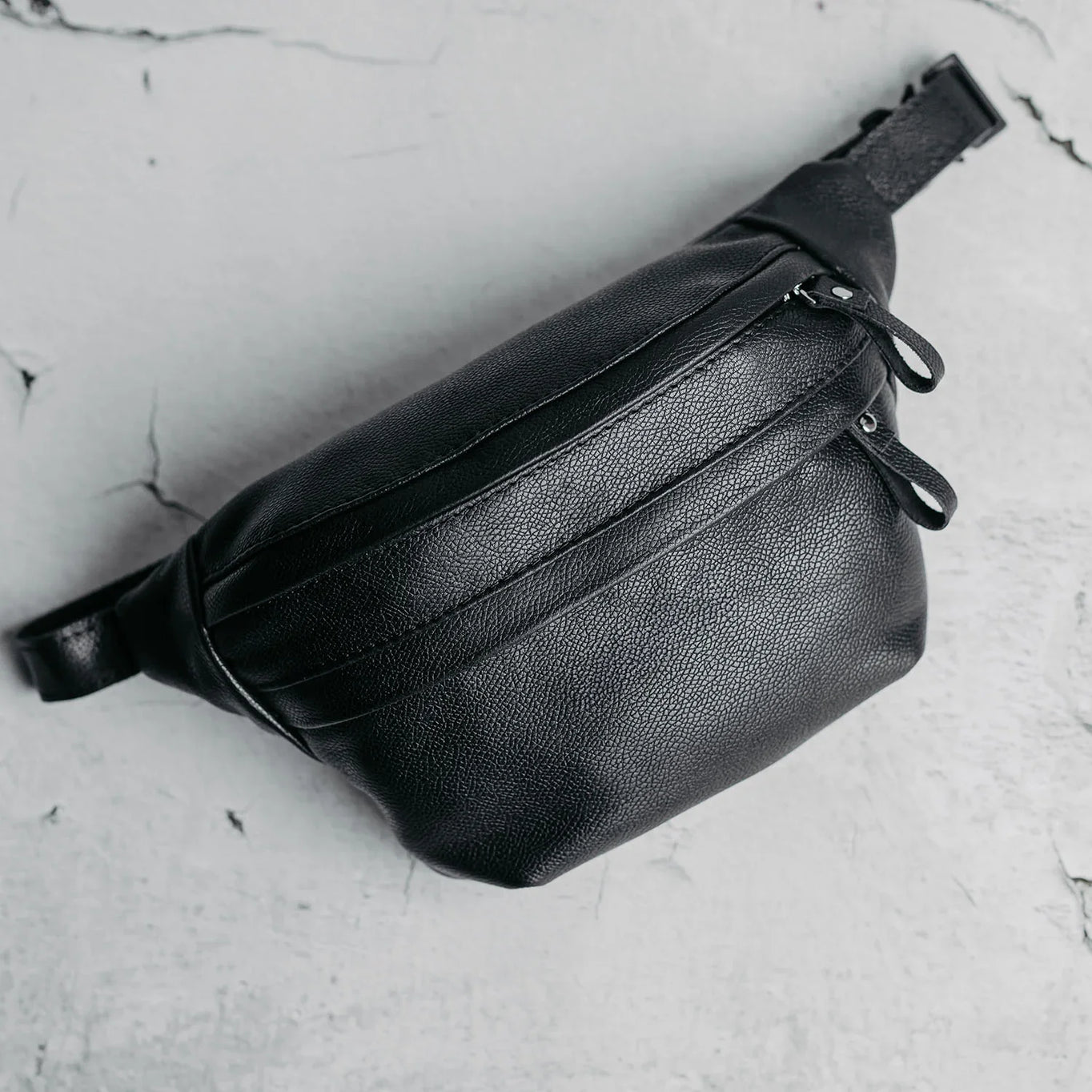 Leather Waist Bag with Zipper | Grainy Black - Wenderfarer