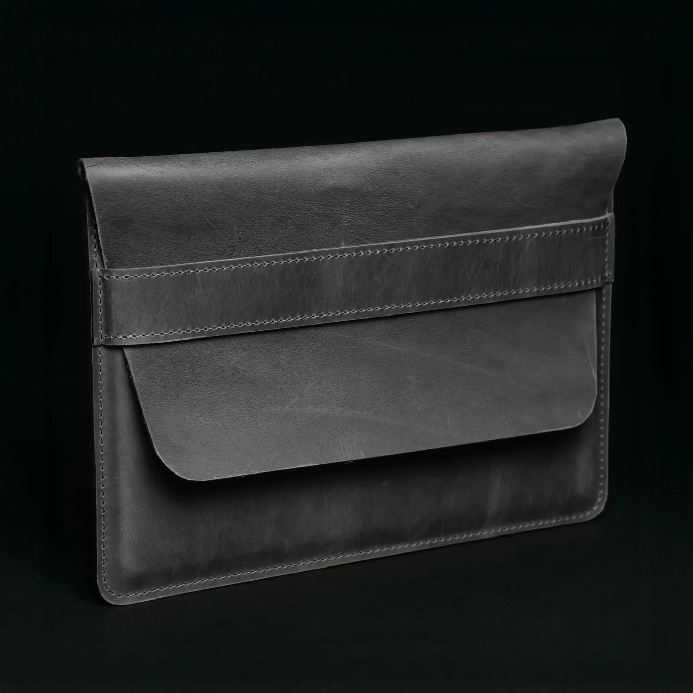Distressed Leather Laptop Sleeve for MacBook – Aesthetic & All Sizes