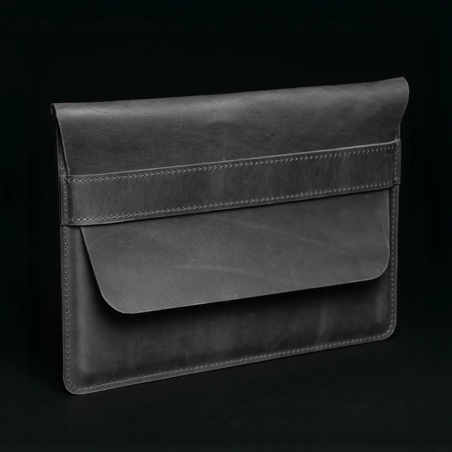 Distressed Leather Laptop Sleeve for MacBook – Aesthetic & All Sizes