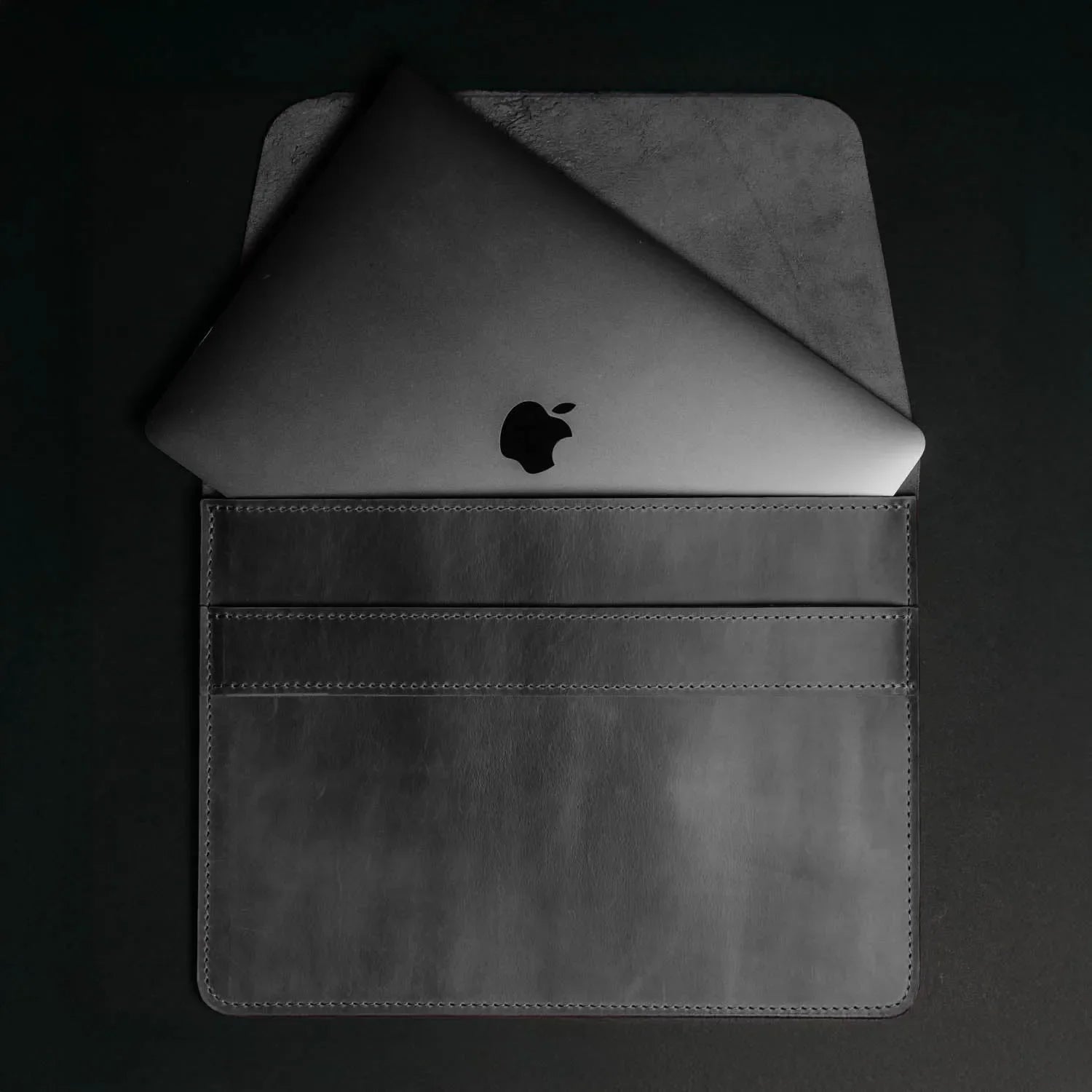 Distressed Leather Laptop Sleeve for MacBook – Aesthetic & All Sizes