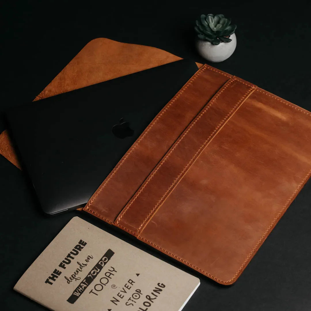 Distressed Leather Laptop Sleeve for MacBook – Aesthetic & All Sizes