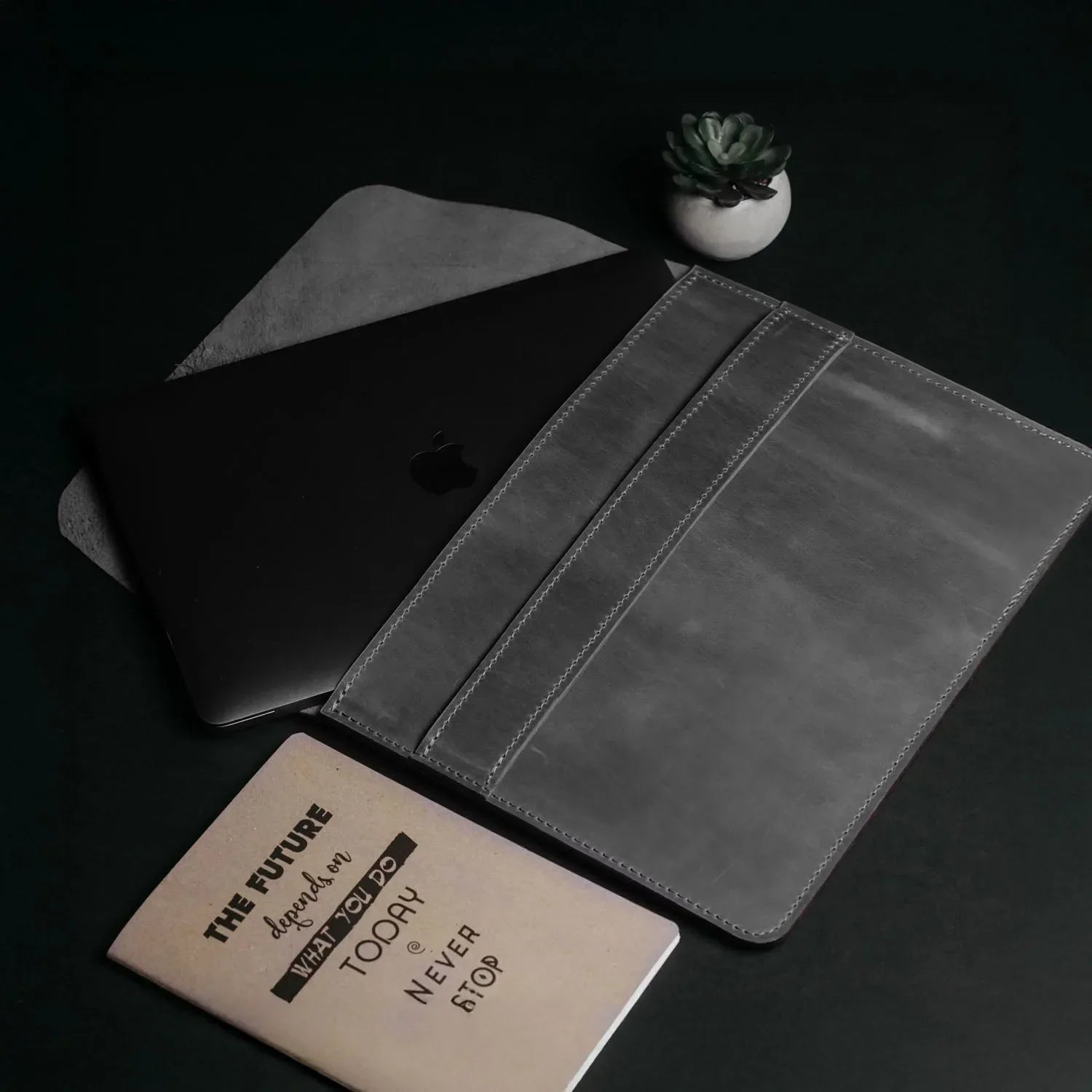 Distressed Leather Laptop Sleeve for MacBook – Aesthetic & All Sizes