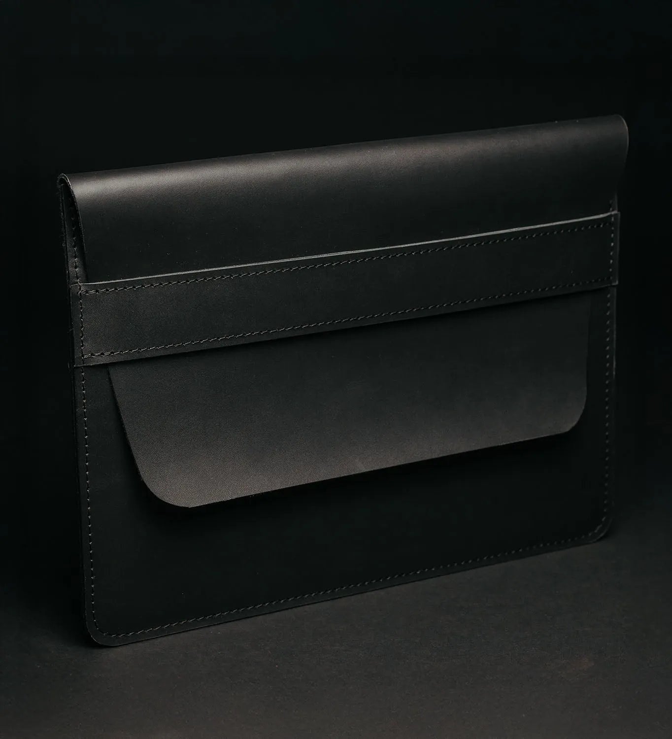 Distressed Leather Laptop Sleeve for MacBook – Aesthetic & All Sizes