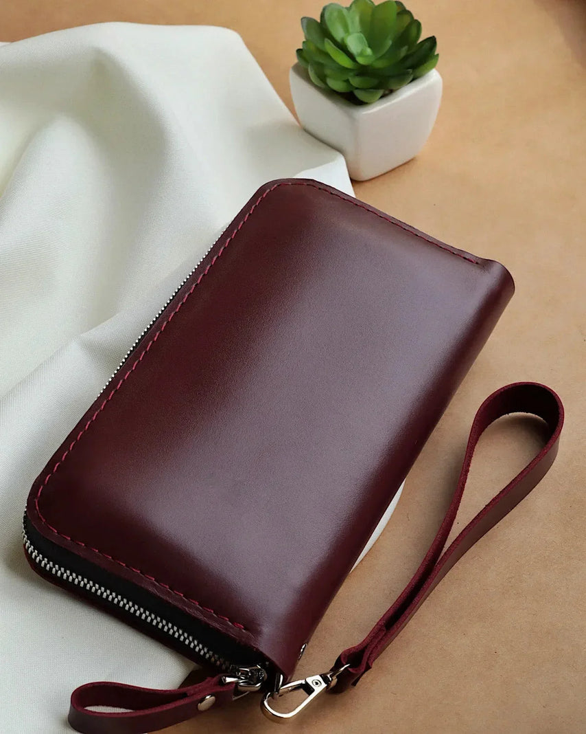 Leather Clutch Wallet – Zip Closure & Wrist Strap
