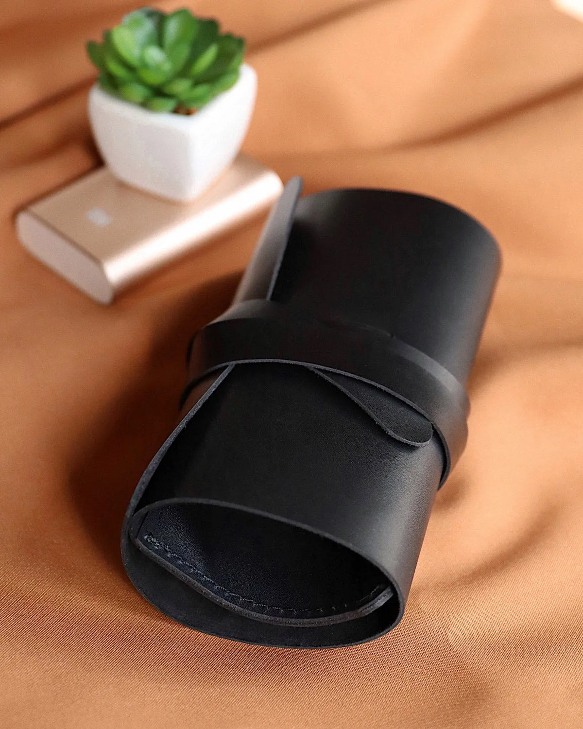 Roll-Up Leather Cord & Tools Wrap – Smooth Finish