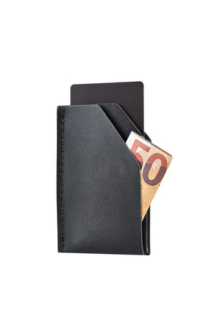 Slim Leather Cardholder – Smooth & Compact