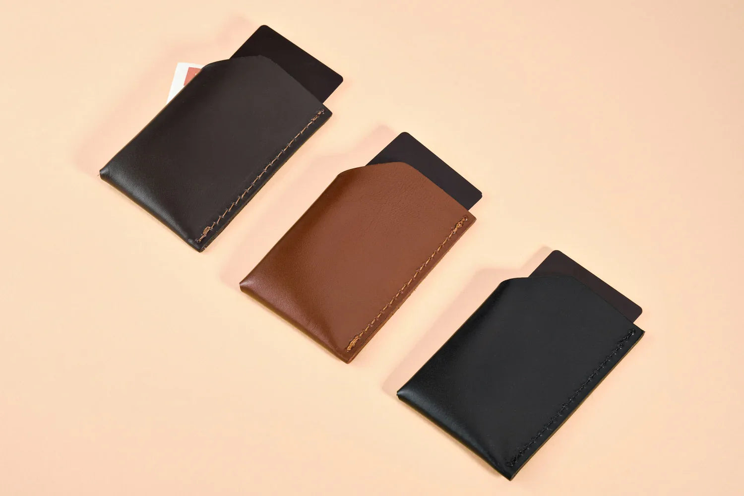 Slim Leather Cardholder – Smooth & Compact