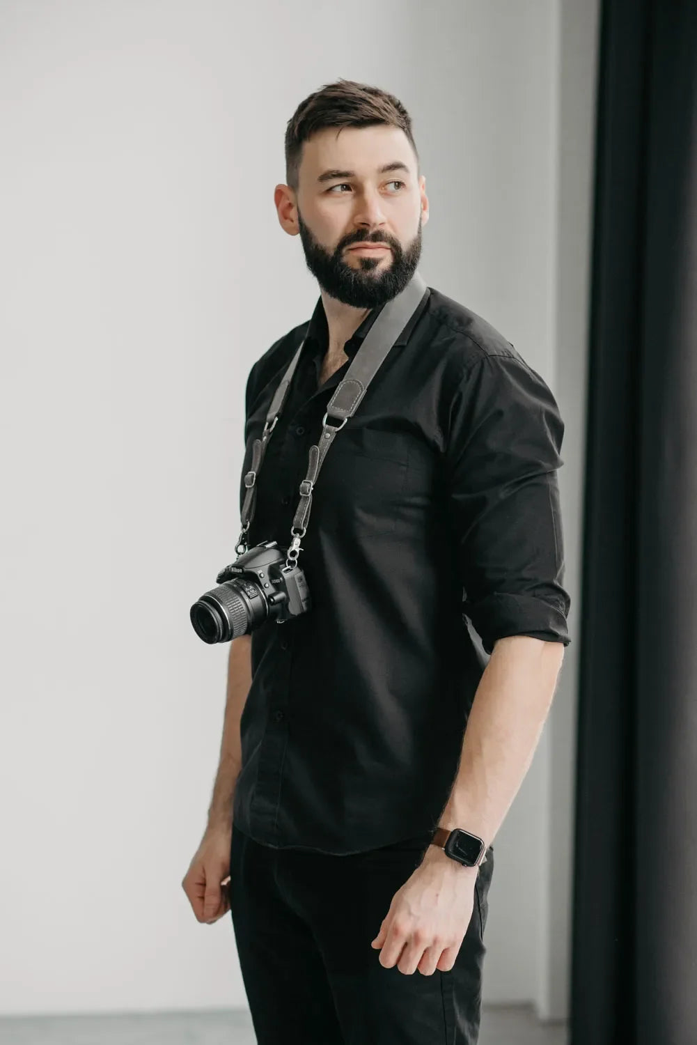 Distressed Leather Camera Strap – Quick Release & Secure Fit