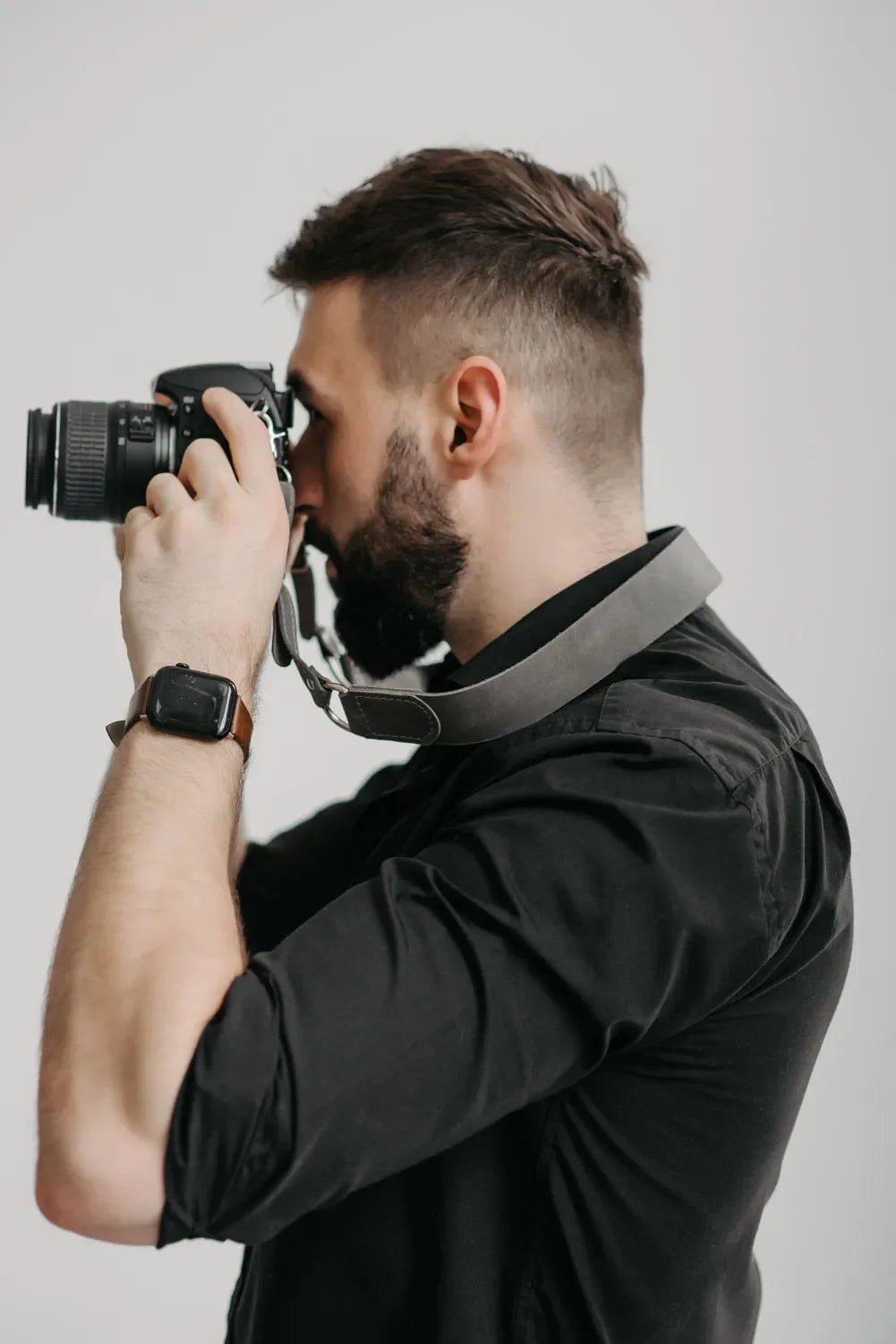 Distressed Leather Camera Strap – Quick Release & Secure Fit
