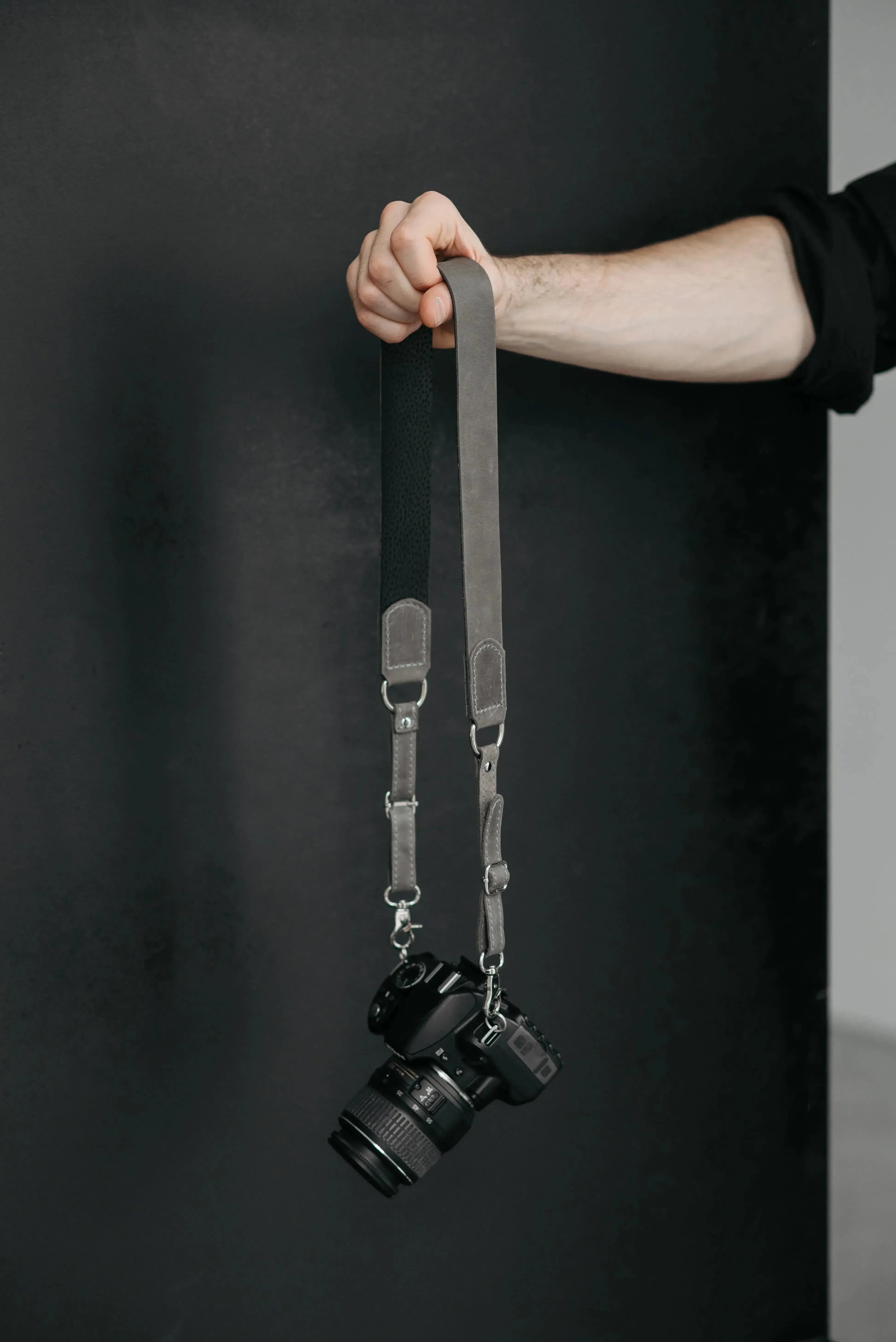 Distressed Leather Camera Strap – Quick Release & Secure Fit