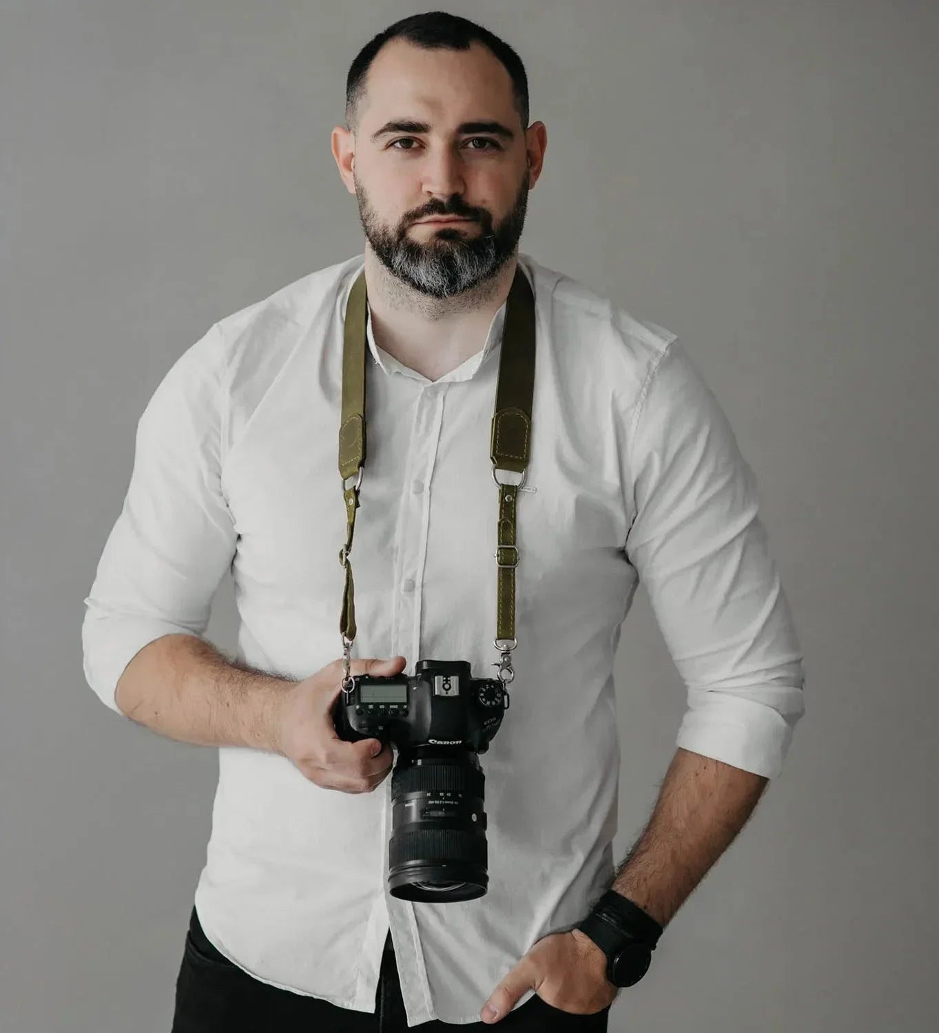 Distressed Leather Camera Strap – Quick Release & Secure Fit