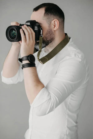 Distressed Leather Camera Strap – Quick Release & Secure Fit