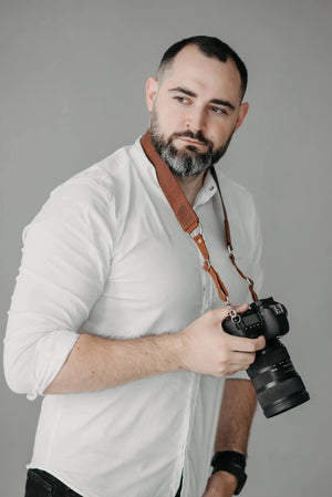 Distressed Leather Camera Strap – Quick Release & Secure Fit