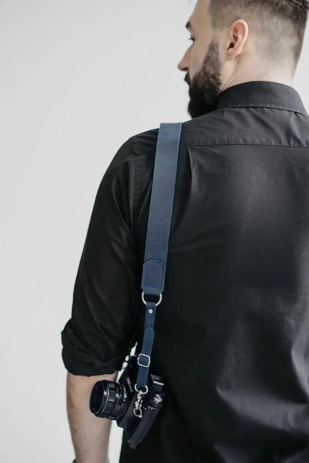 Distressed Leather Camera Strap – Quick Release & Secure Fit