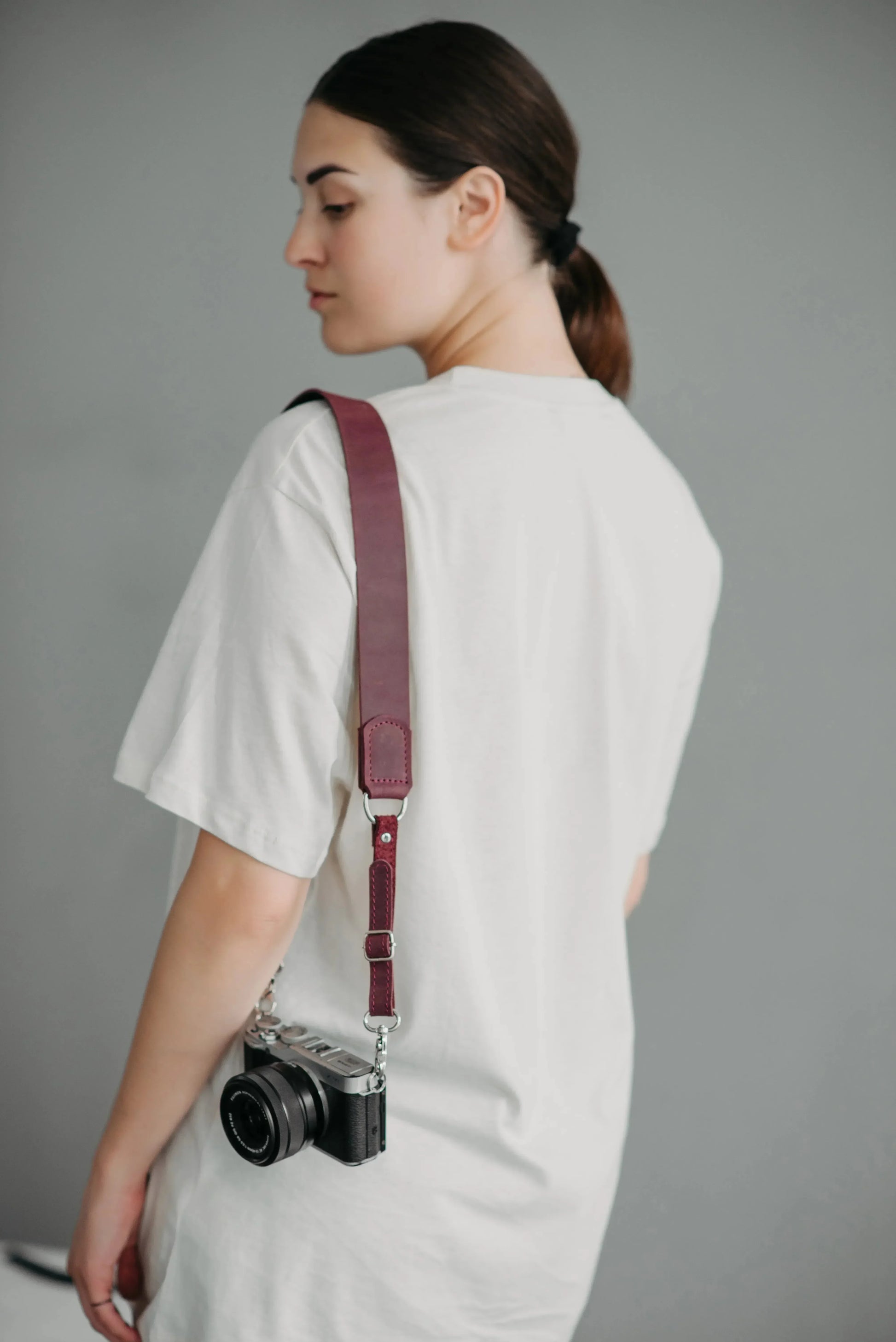 Distressed Leather Camera Strap – Quick Release & Secure Fit