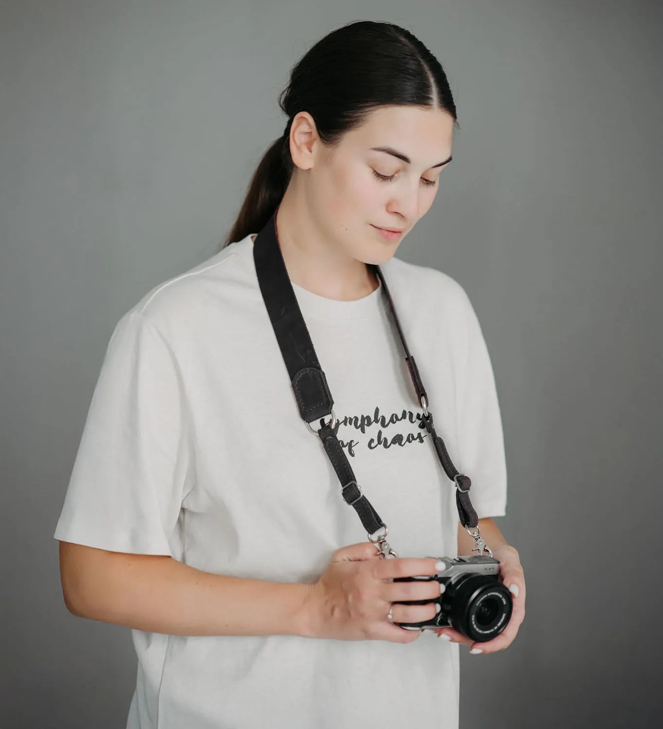 Distressed Leather Camera Strap – Quick Release & Secure Fit